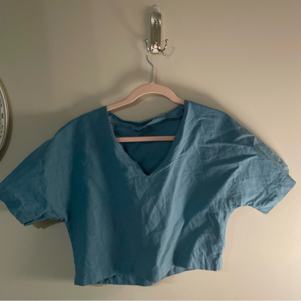 handmade boxy cerulean linen v neck crop top